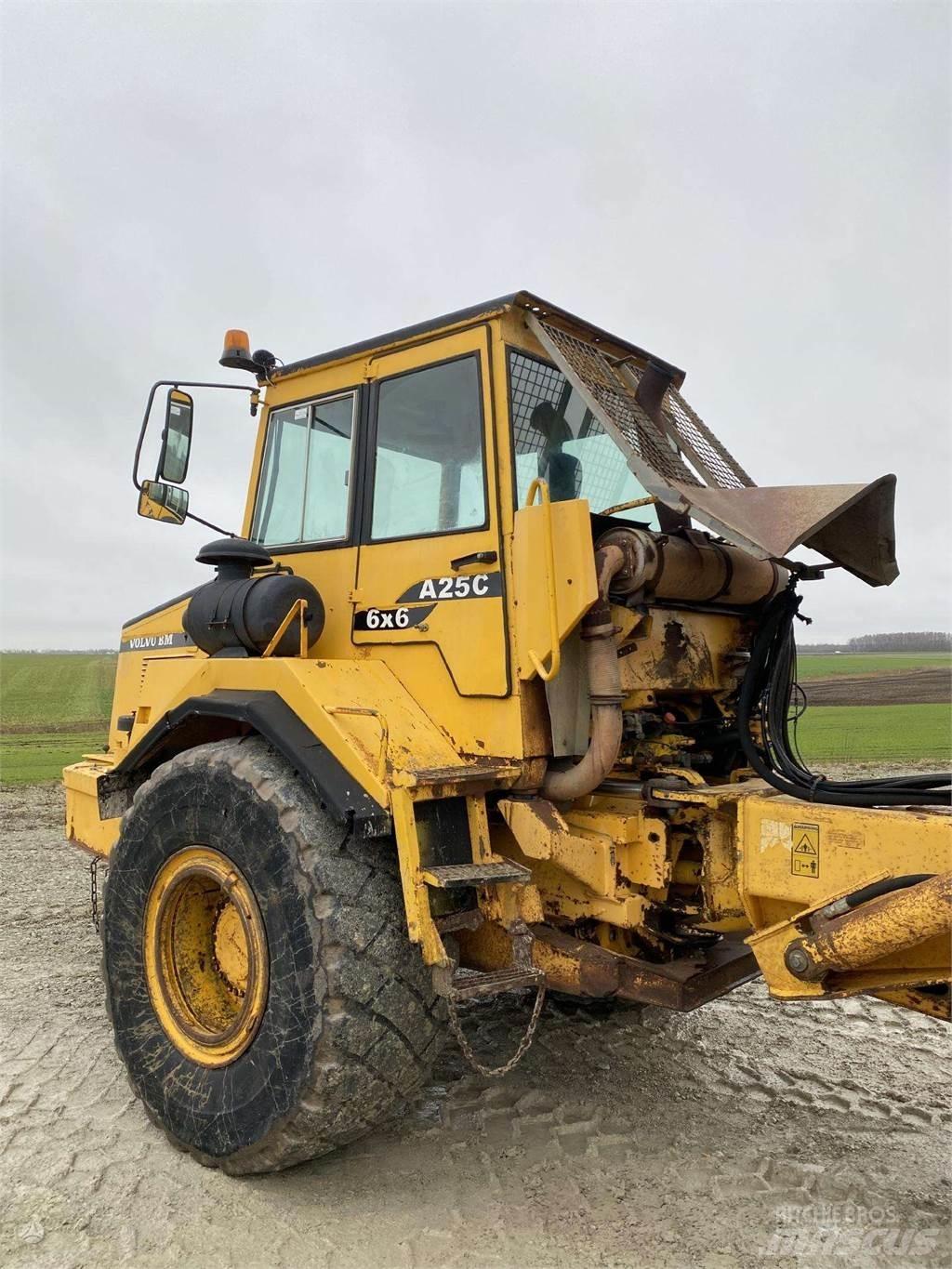 Volvo A25C , Nr.2 Zglobni demperi