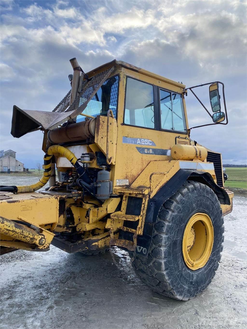 Volvo A25C , Nr.4 Zglobni demperi