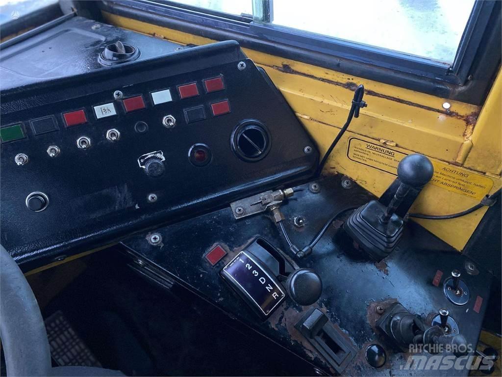 Volvo A25C , Nr. 5 Zglobni demperi