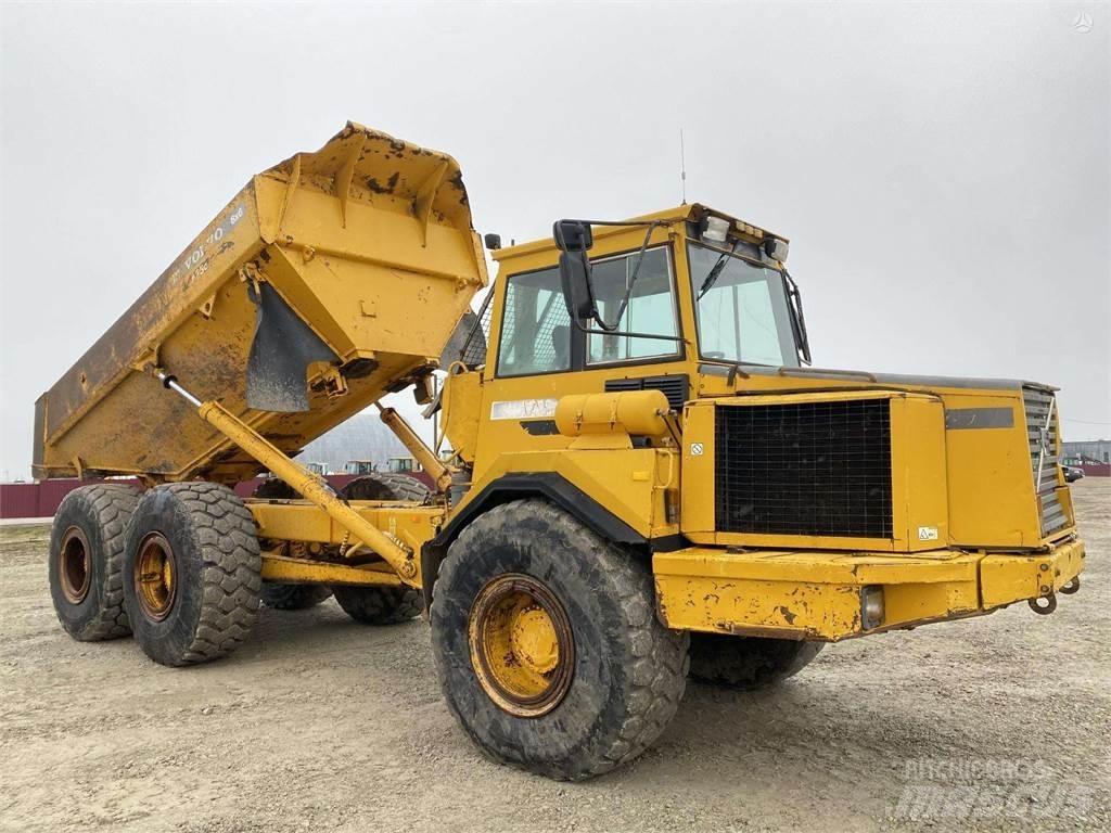 Volvo A25C , Nr.6 Zglobni demperi