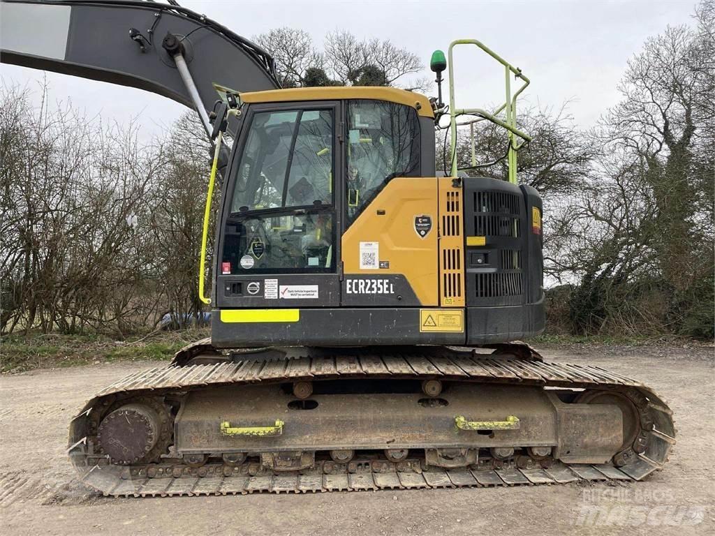 Volvo ECR235EL Bageri gusjeničari