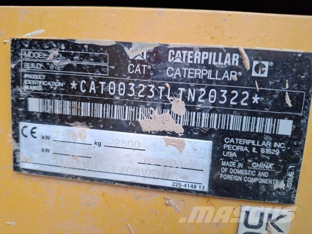 CAT 323 Bageri gusjeničari