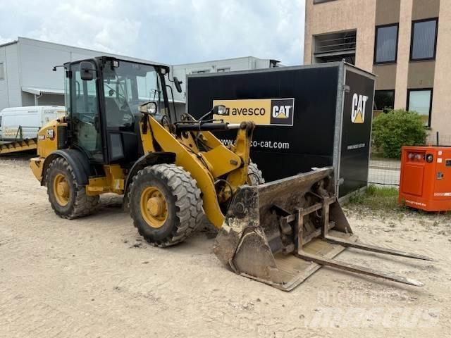 CAT 906 Utovarivači na kotačima