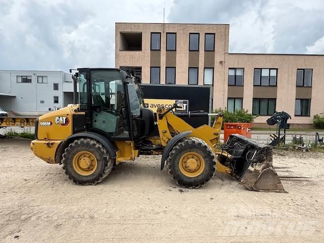 CAT 906 Utovarivači na kotačima