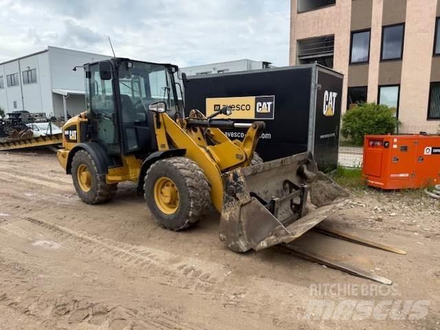 CAT 906M Utovarivači na kotačima
