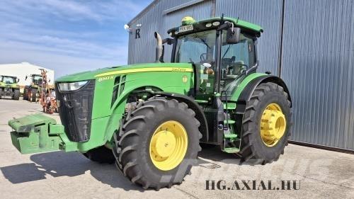 John Deere 8345R Traktori
