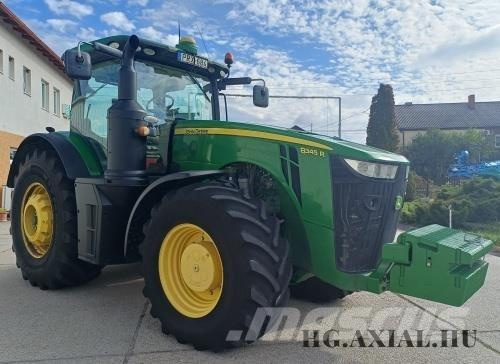 John Deere 8345R Traktori