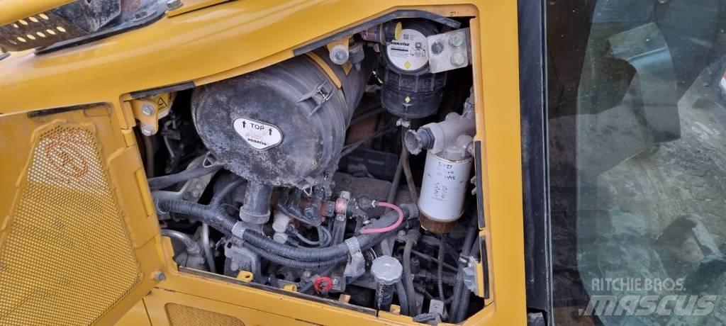 Komatsu D 61 PXI-24 Buldožeri gusjeničari