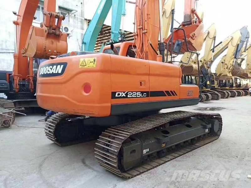 Doosan dx225 Bageri gusjeničari