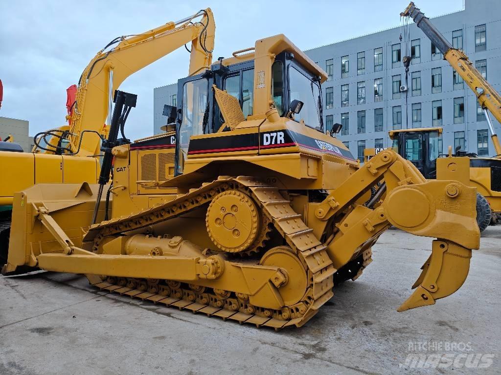 CAT D 7 R Buldožeri gusjeničari