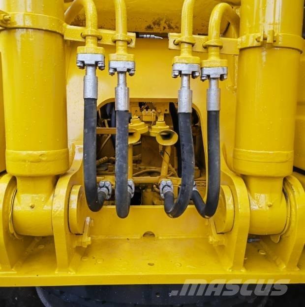 Komatsu PC220-8 Bageri gusjeničari