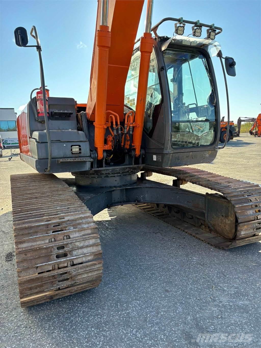 Hitachi ZX210LC-3 Bageri dugog dosega