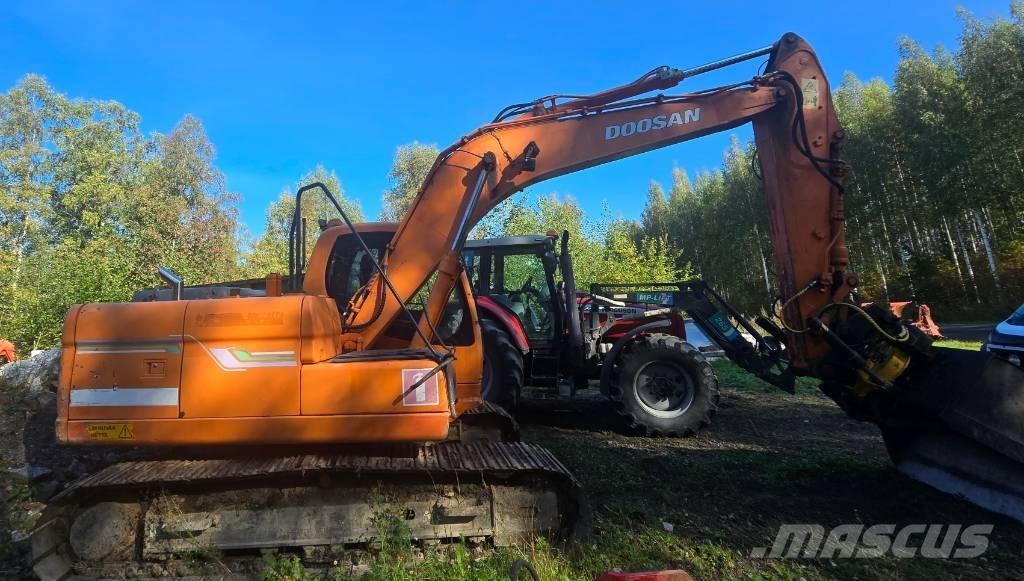 Doosan DX 140 LC Bageri gusjeničari