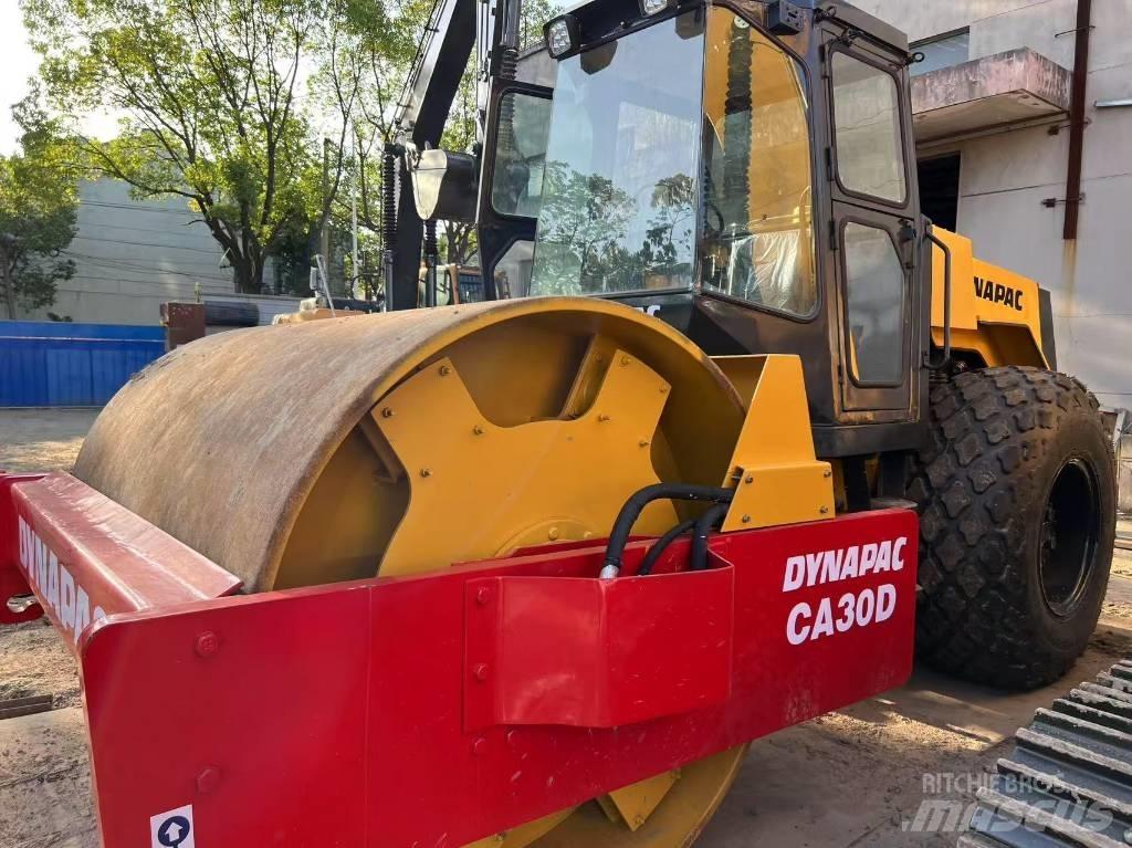 Dynapac CA 30 D Valjci sa jednim bubnjem
