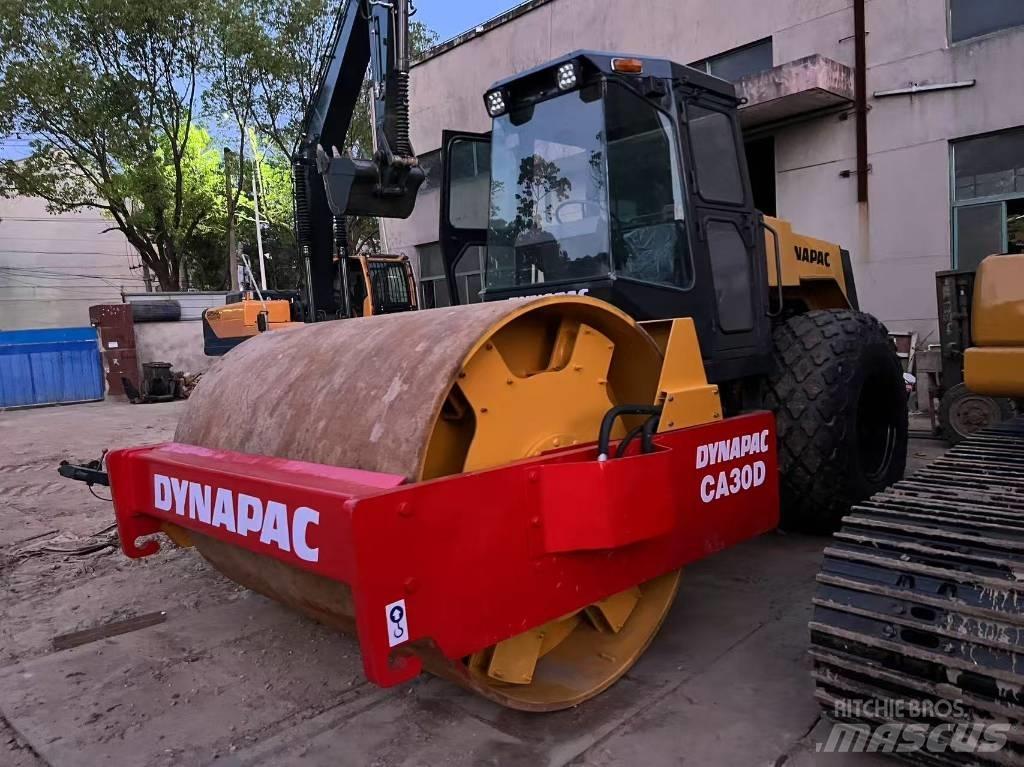 Dynapac CA 30 D Valjci sa jednim bubnjem