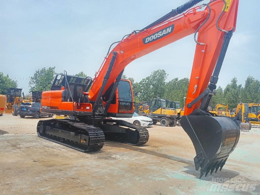 Doosan DX 225 Bageri gusjeničari