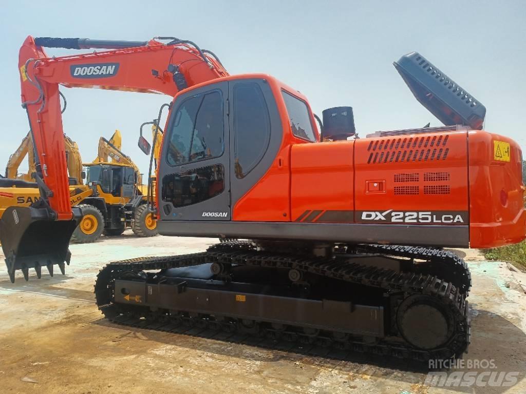 Doosan DX 225 Bageri gusjeničari
