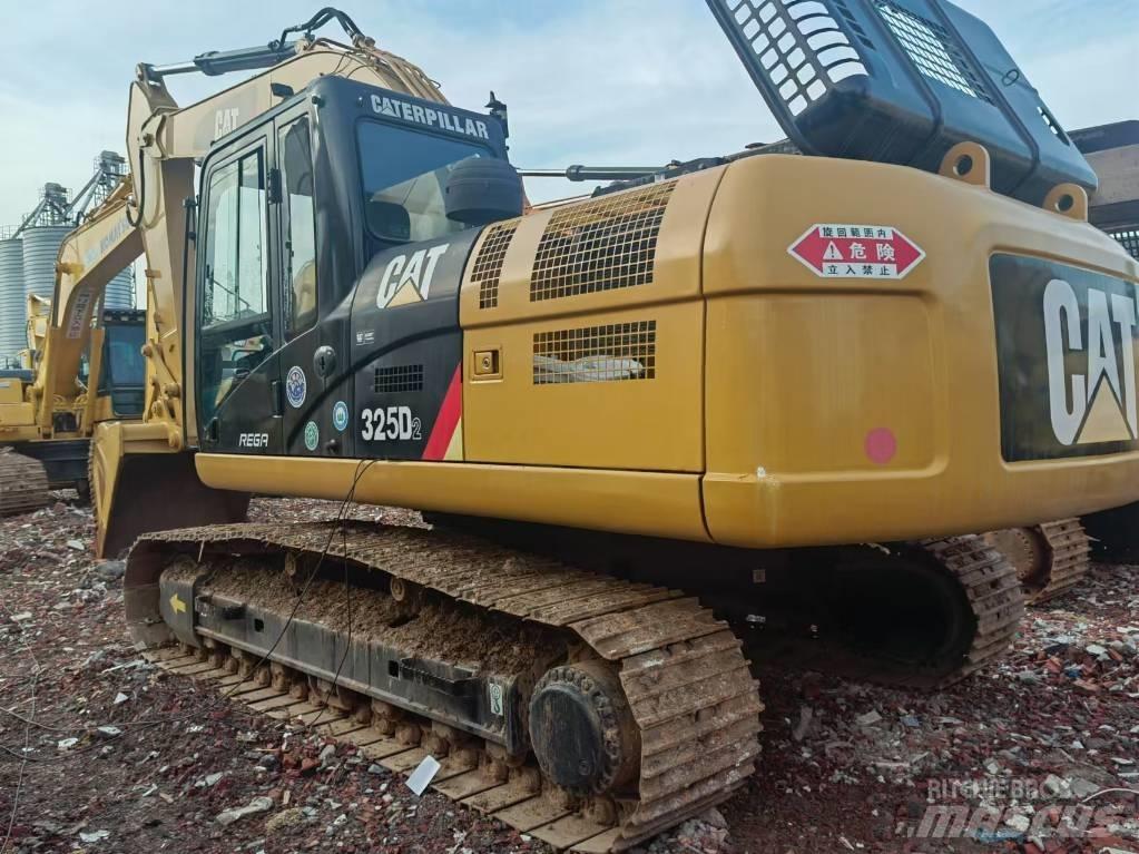 CAT 325 D2 Bageri gusjeničari