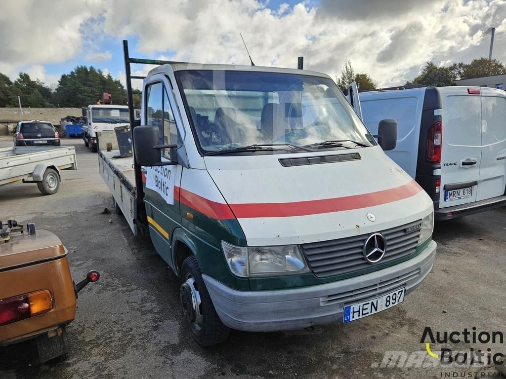 Mercedes-Benz 408 Kiperi
