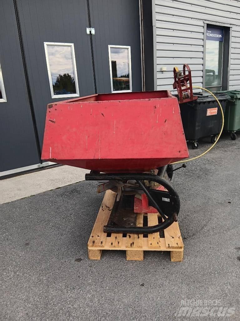 YLÖ Viska 800 Rasipači mineralnog  gnojiva