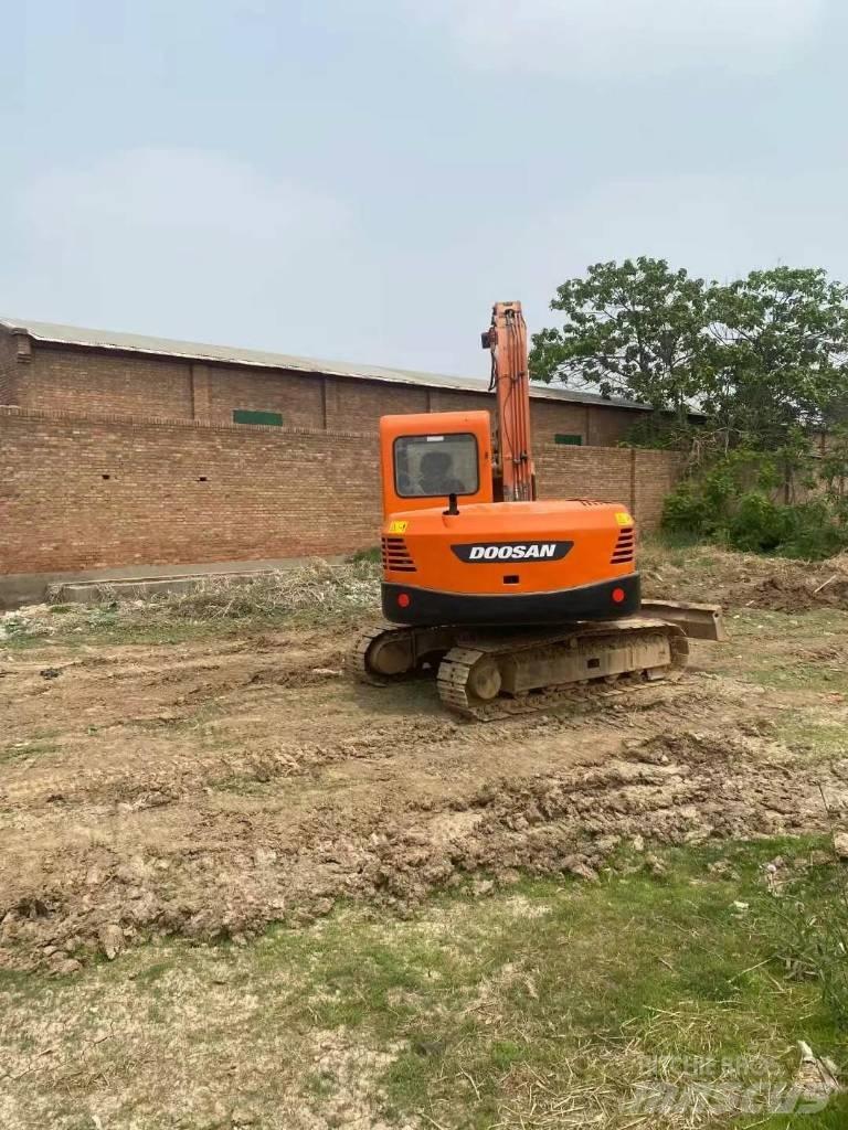 Doosan DX80 Midi bageri 7t – 12t