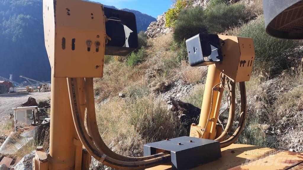 CAT D 8 R II Buldožeri gusjeničari