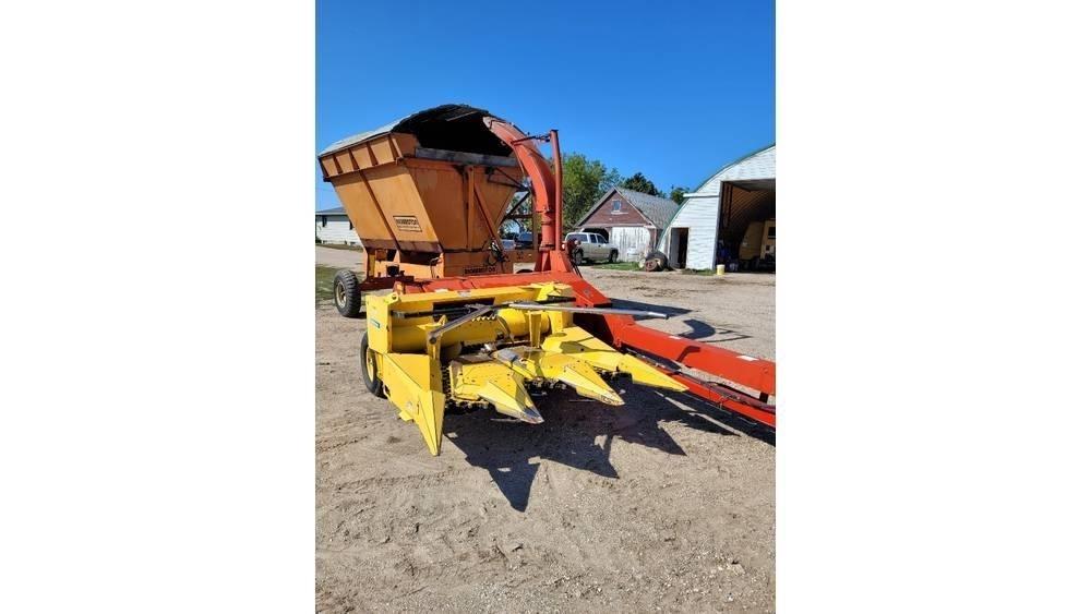 New Holland FP230 Kombajni za stočnu hranu