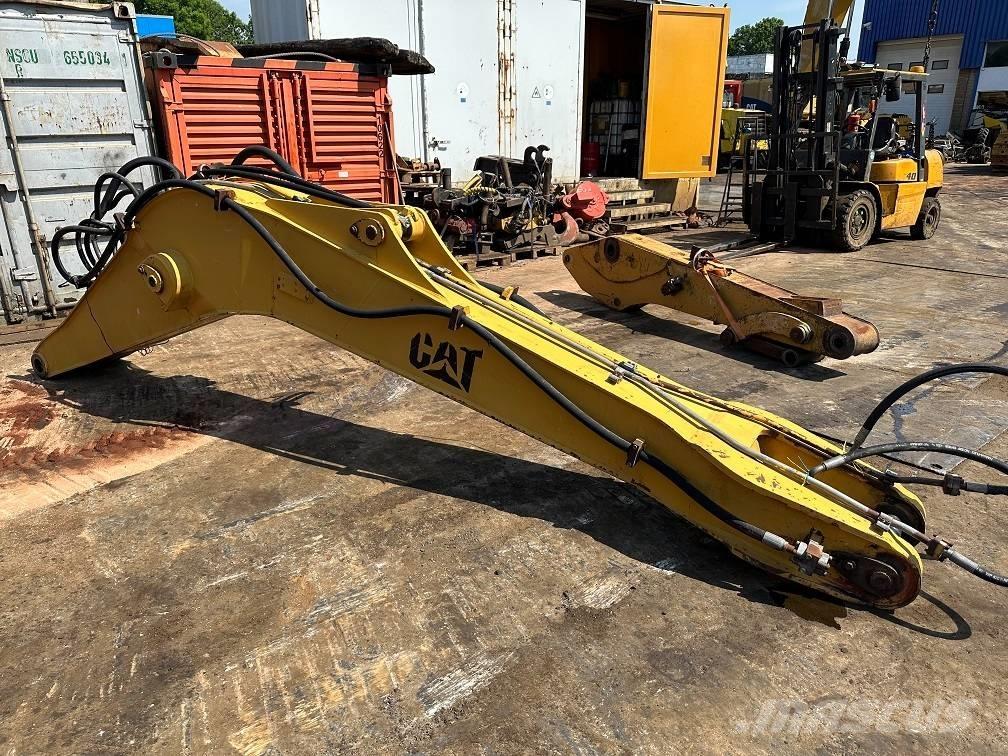 CAT 214 B FT boom Bageri na kotačima