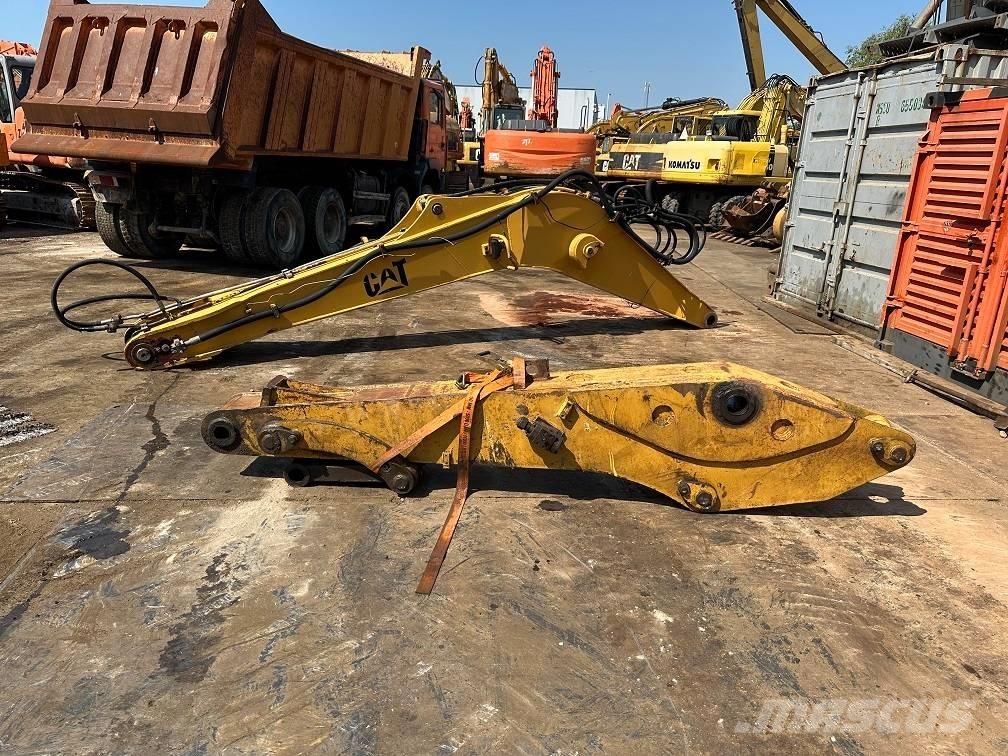 CAT 214 B FT boom Bageri na kotačima