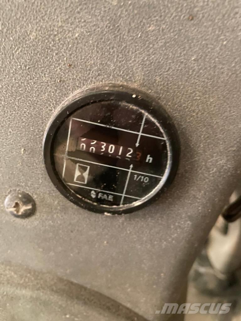 New Holland W 270 B Utovarivači na kotačima