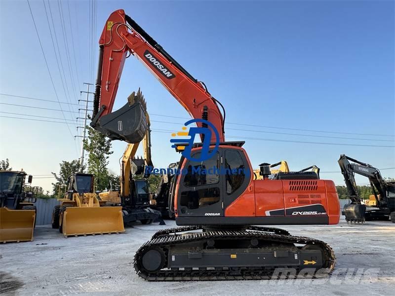 Doosan DX 225 LCA Bageri gusjeničari