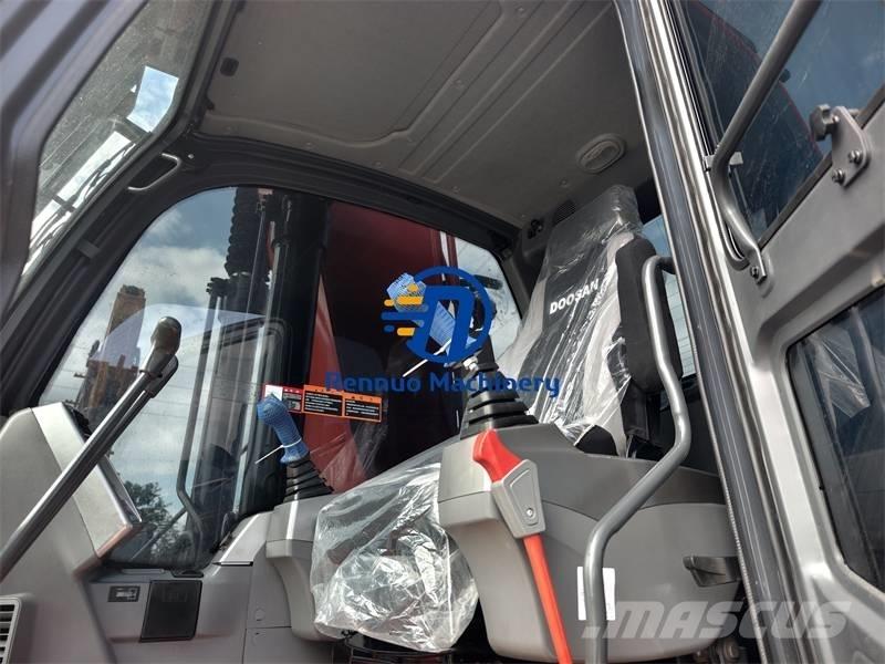 Doosan DX 225 LCA Bageri gusjeničari