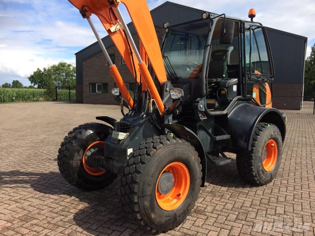 Komatsu WA100 M-7 Utovarivači na kotačima