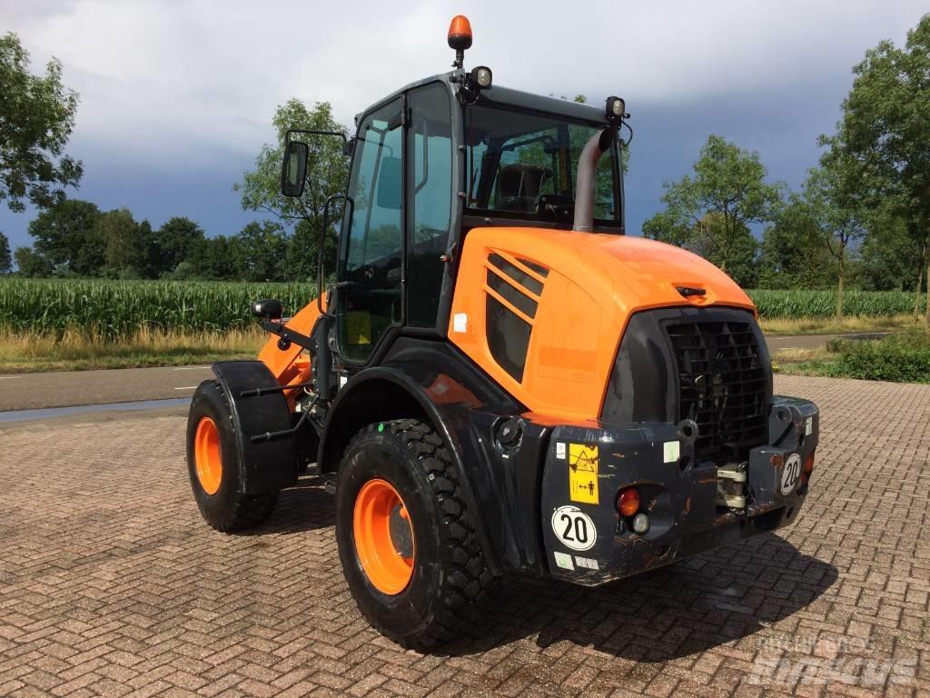 Komatsu WA100 M-7 Utovarivači na kotačima