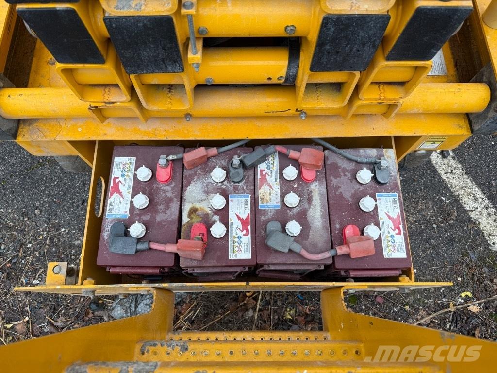 Haulotte Compact 14 Škaraste platforme