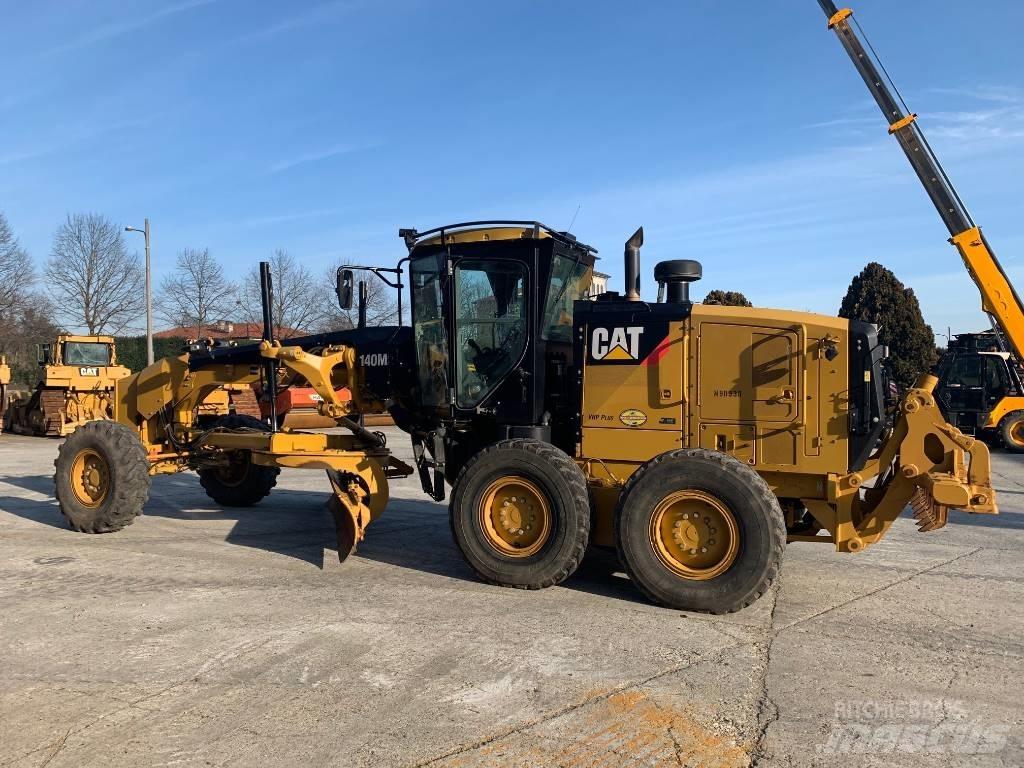 CAT 140 M 2 Grejderi