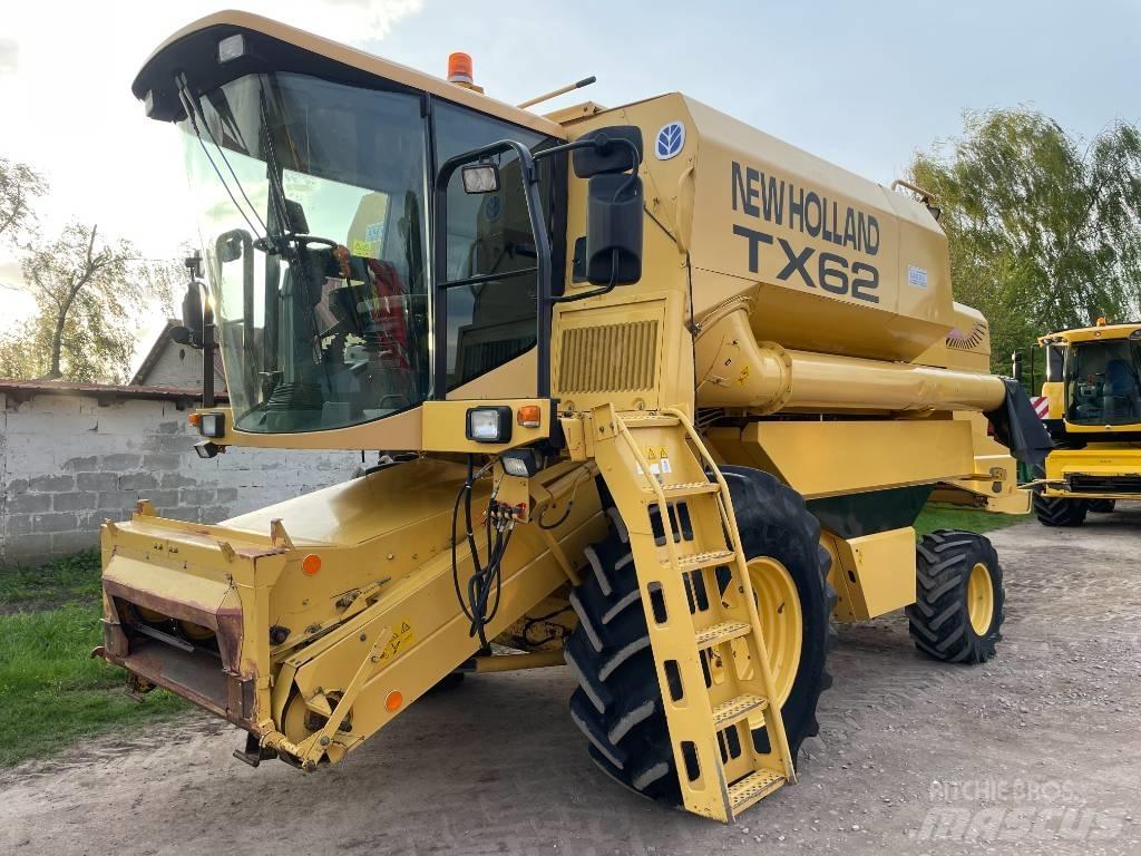 New Holland TX 62 Kombajni