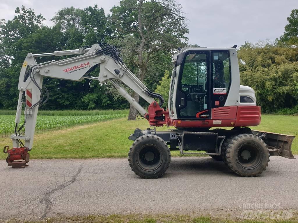 Takeuchi TB295W Bageri na kotačima
