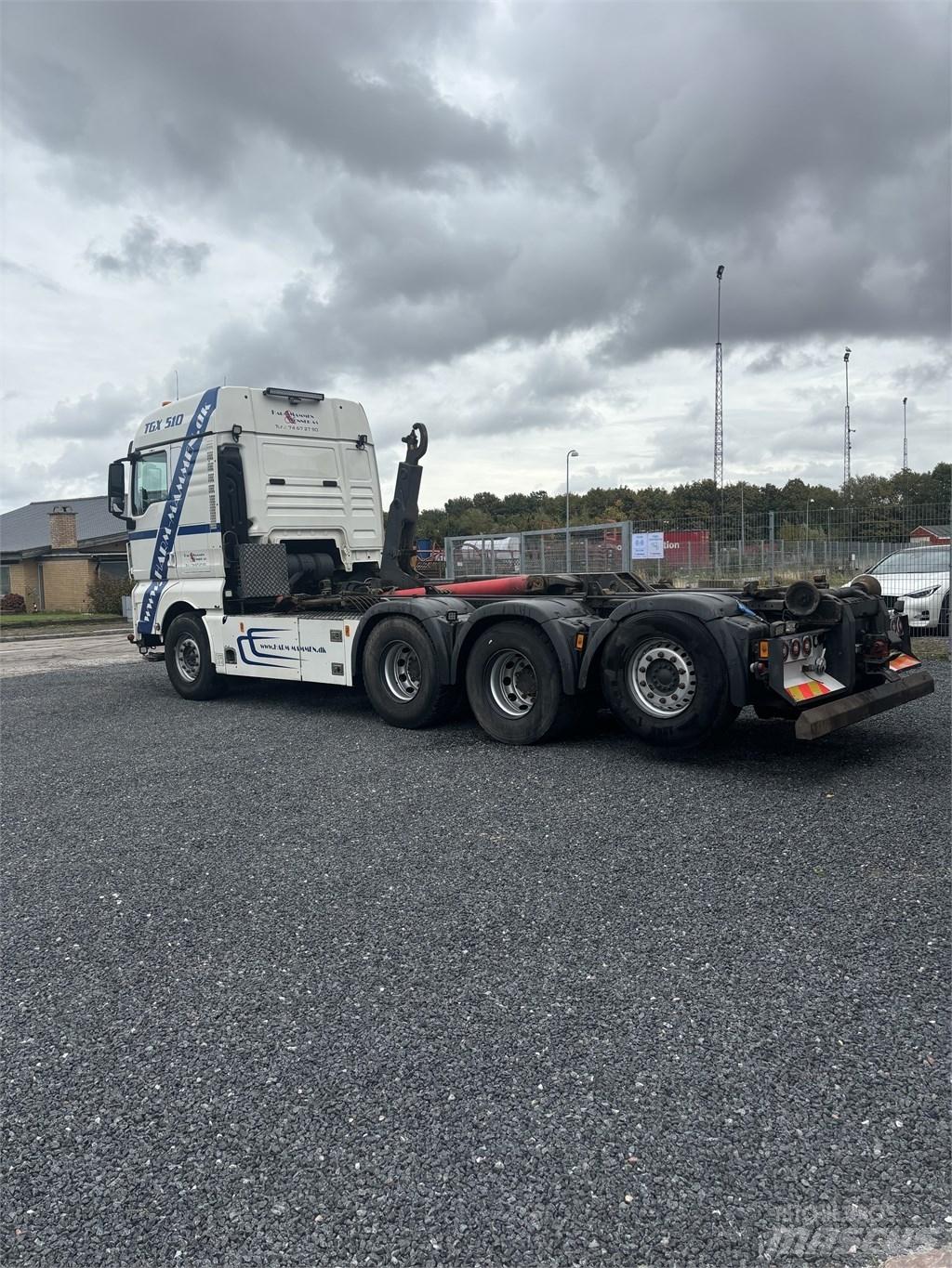 MAN TGX 35.510 Rol kiper kamioni s kukama za dizanje