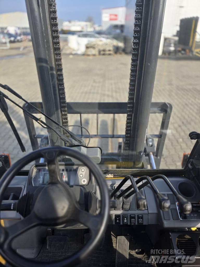 Mitsubishi FG 55 NT Plinski viličari