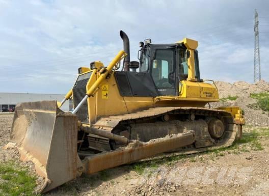 Komatsu D 65 PX-15 Buldožeri gusjeničari