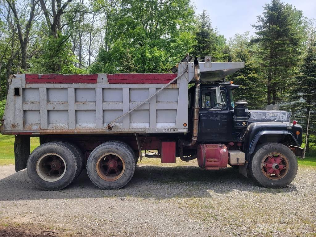 Mack RD 690 SX Kiper kamioni