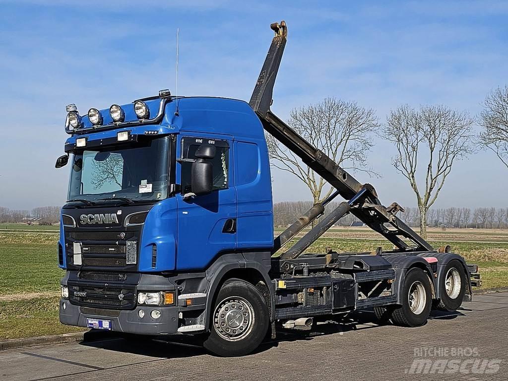Scania R500 Rol kiper kamioni s kukama za dizanje