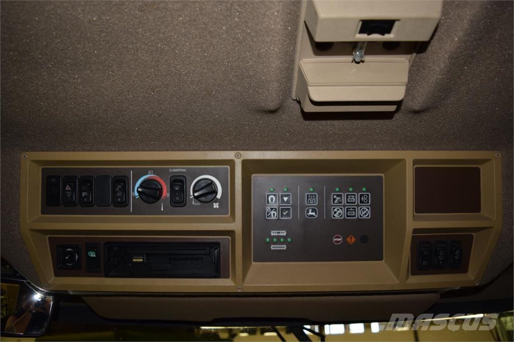 John Deere 7400 Strojevi za krmu na vlastiti pogon