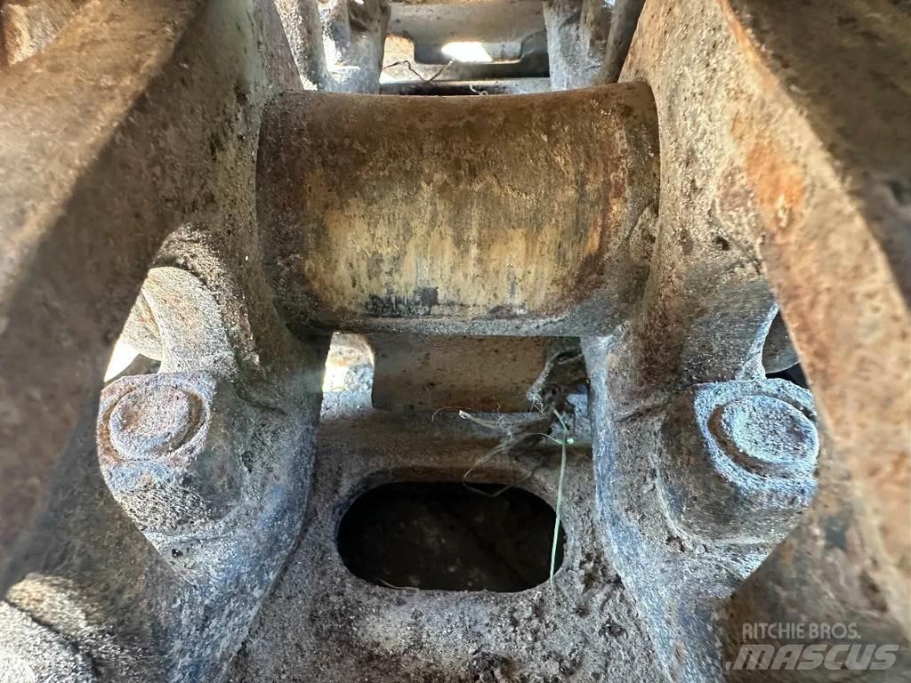 JCB JS220LC Bageri gusjeničari