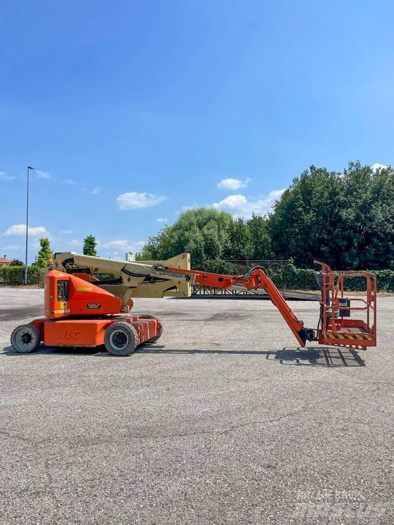 JLG E 400 AJP Zglobne podizne platforme
