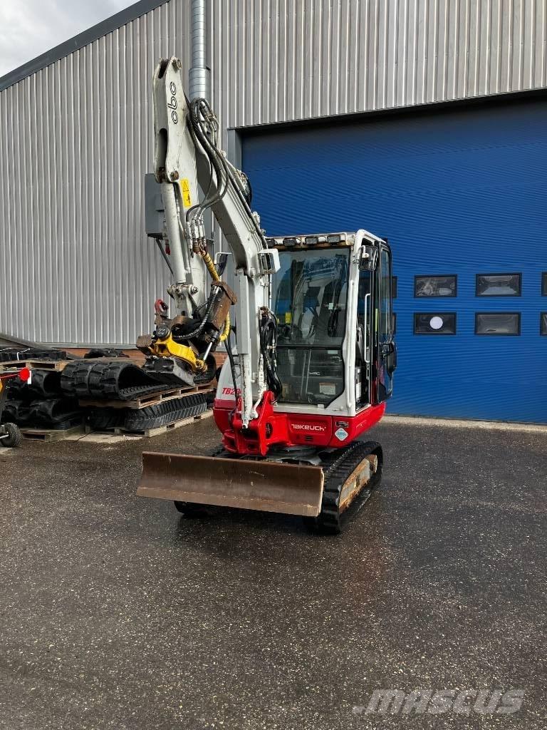 Takeuchi TB 230 Mini bageri <7t