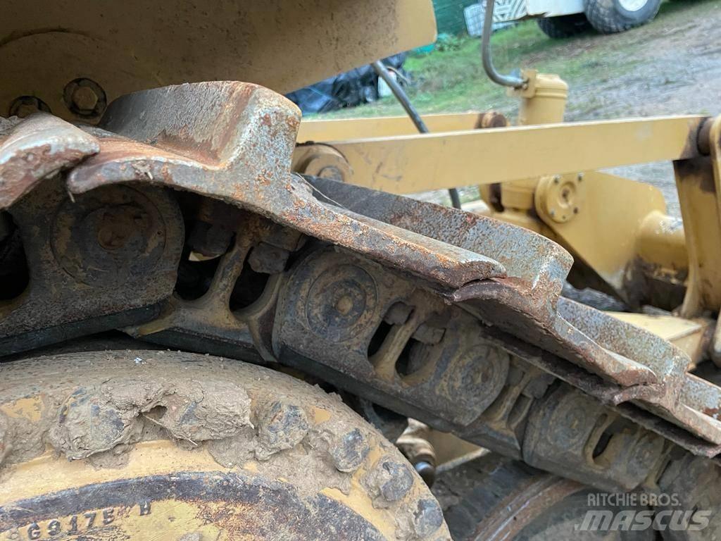 CAT D 6 T XL Buldožeri gusjeničari