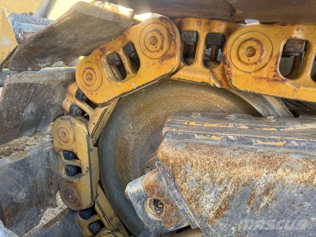 CAT D 6 T XL Buldožeri gusjeničari