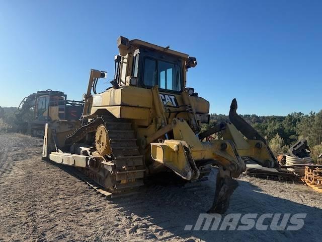 CAT D 6 T XL Buldožeri gusjeničari